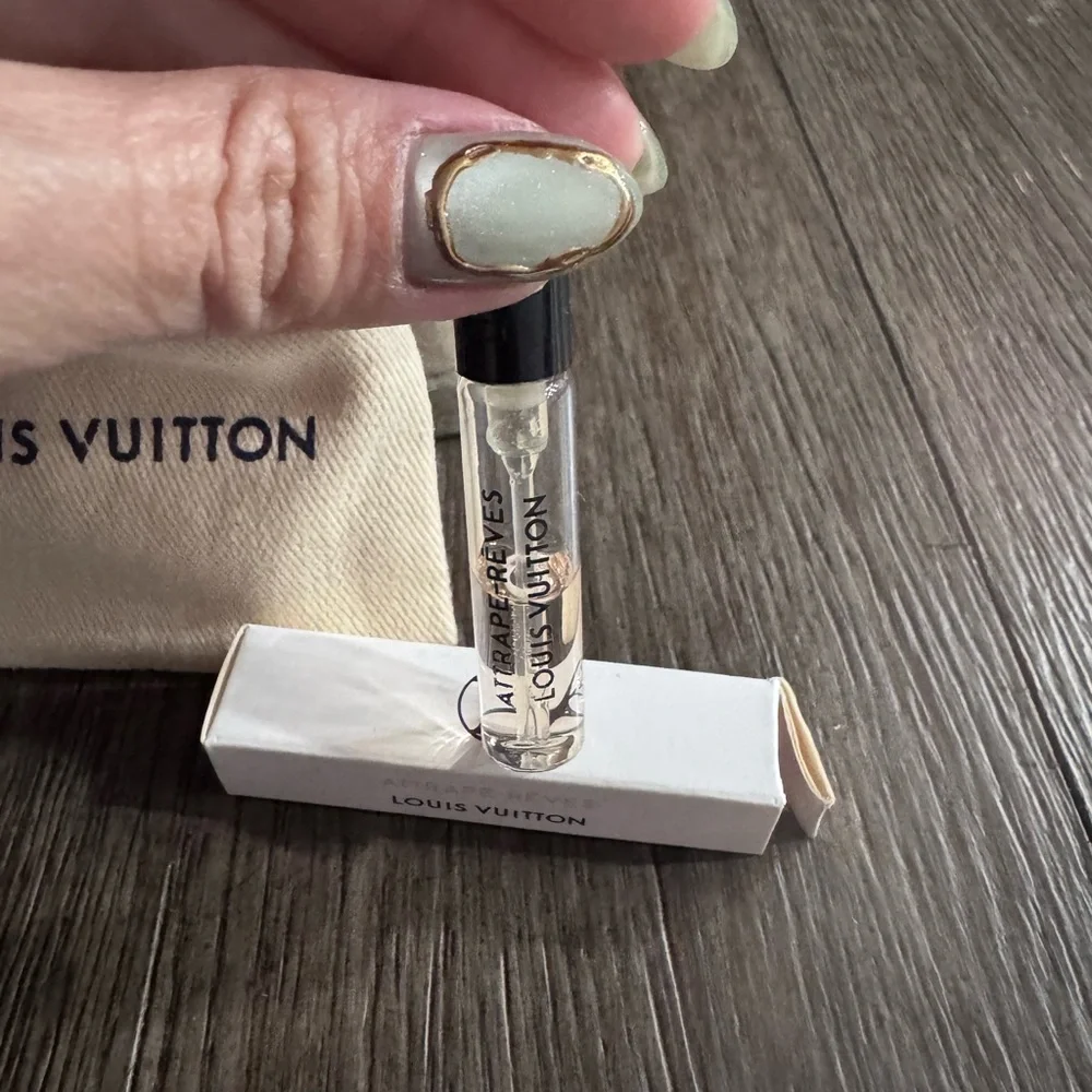 Louis Vuitton Attrape- Reeves Eau de Parfum vials. - Picture 5 of 8